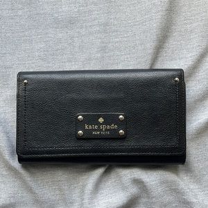HP • Kate Spade Classic Black Leather Bifold Name Plate Snap Wallet Clutch